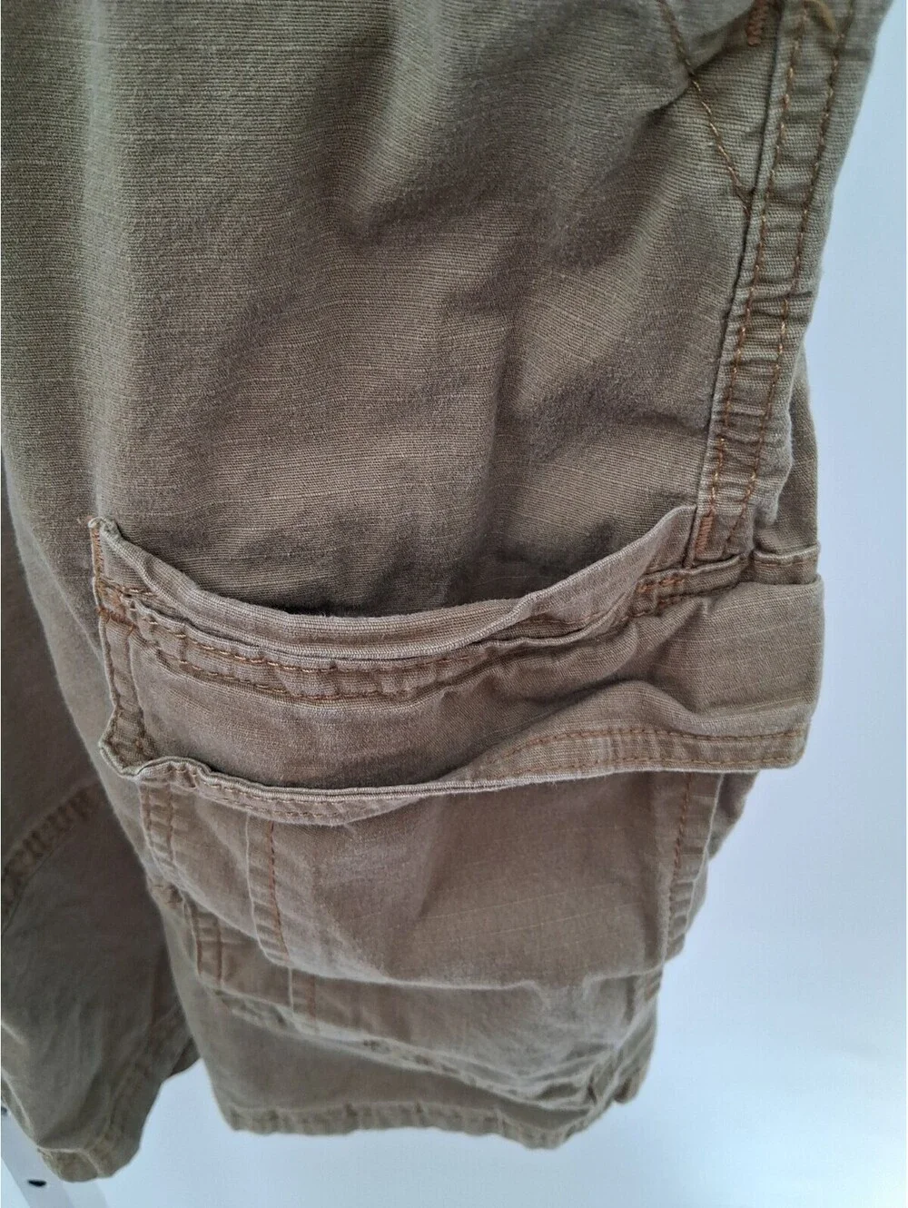 Wrangler Authentic Cargo Shorts Mens 42 Tan Utility Outdoor Hiking Khaki Work